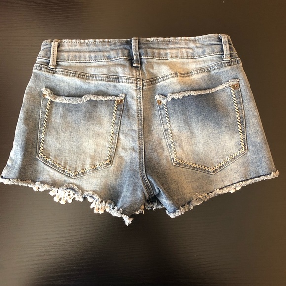 Reu 21 Lace Detail Jean Shorts - Picture 2 of 2